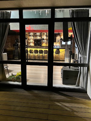 V28 Lounge