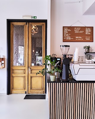 Kolonel coffee specialty roastery & bar